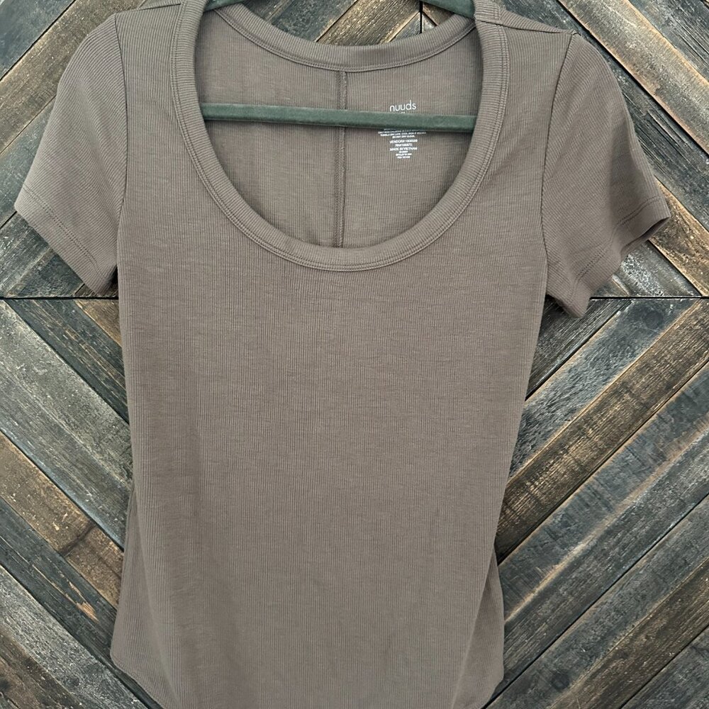 Nuuds slinky rib short sleeve bodysuit